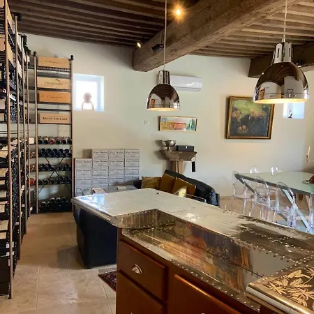 Propriete De 2 Chambres Avec Piscine Partagee Jardin Clos Et Wifi A Beaune * Beaune (Cote d'Or)