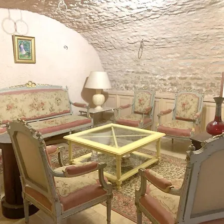 Propriete De 2 Chambres Avec Piscine Partagee Jardin Clos Et Wifi A Beaune Holiday home