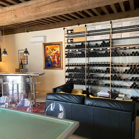 Holiday home Propriete De 2 Chambres Avec Piscine Partagee Jardin Clos Et Wifi A Beaune *