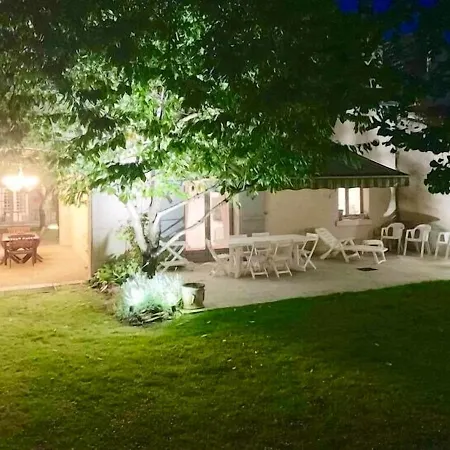 Propriete De 2 Chambres Avec Piscine Partagee Jardin Clos Et Wifi A Beaune * Beaune (Cote d'Or)